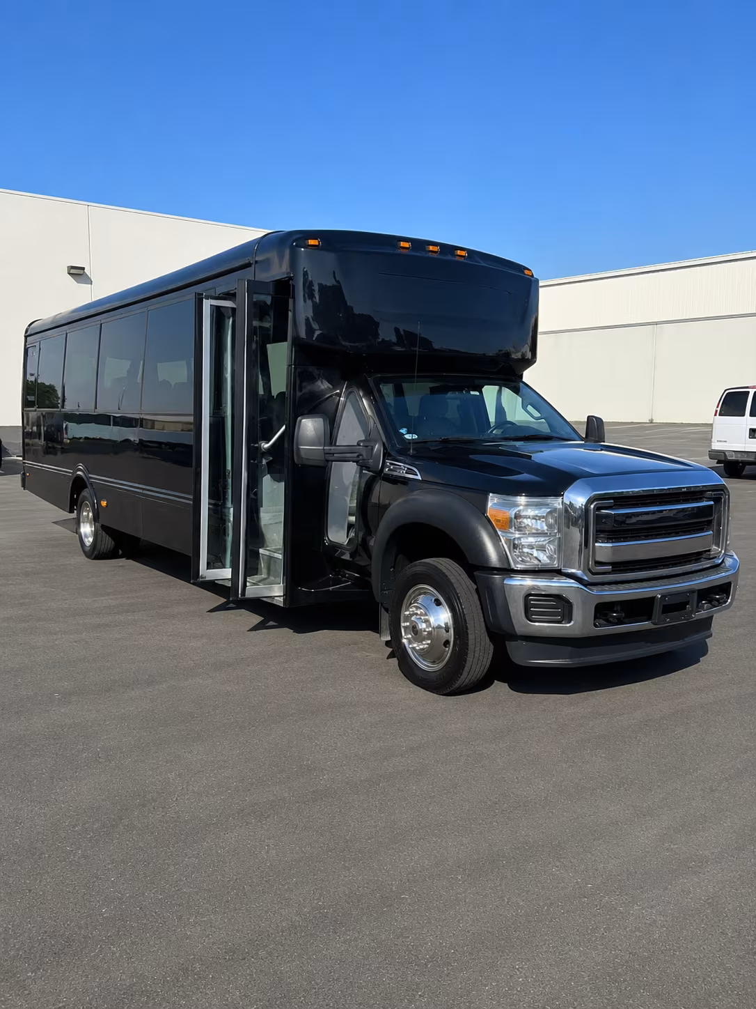 Jonesboro Birthday, Sweet 16, & Quinceañera Party Bus Rentals