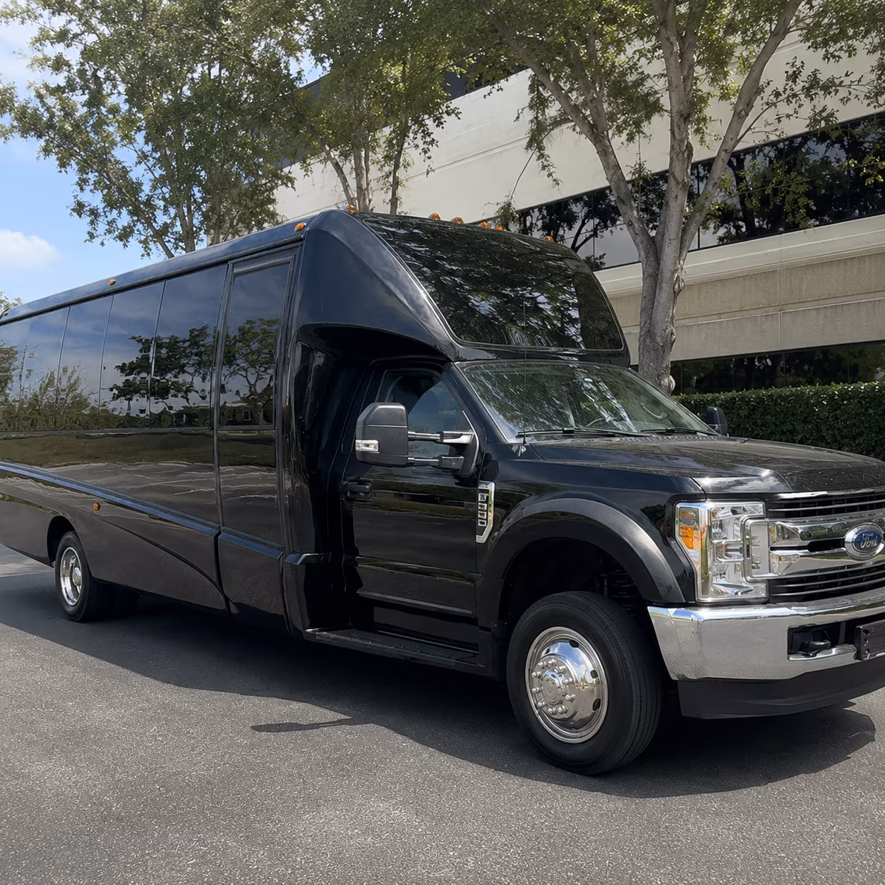 Little Rock Birthday, Sweet 16, & Quinceañera Party Bus Rentals