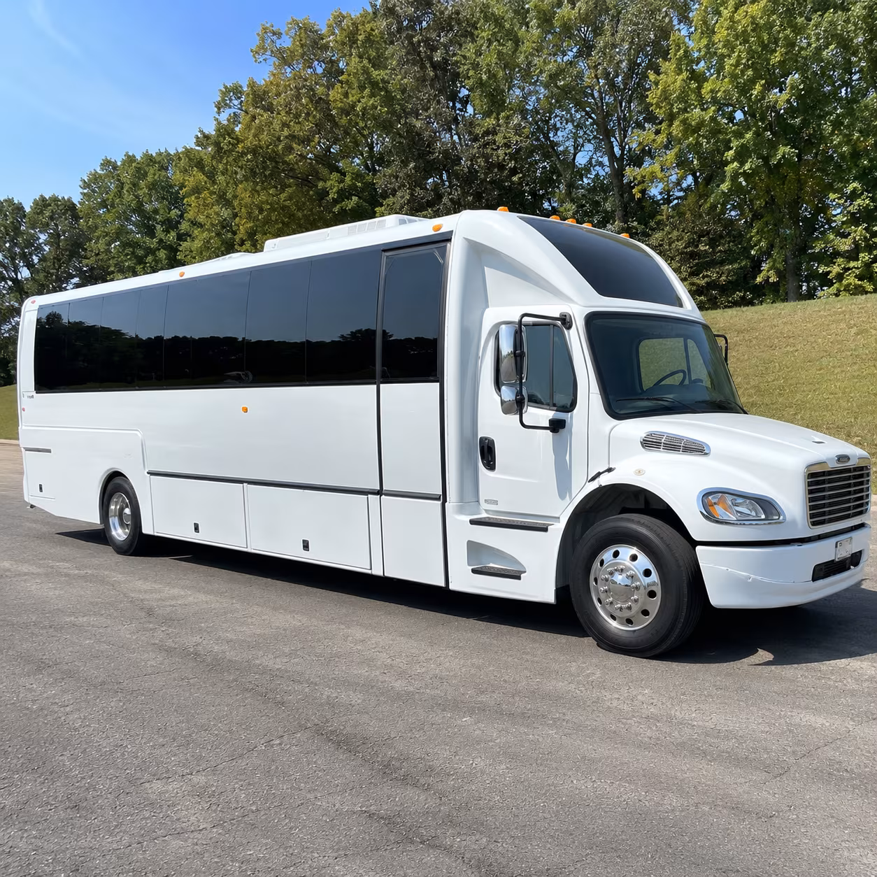 Memphis Birthday, Sweet 16, & Quinceañera Transportation party bus exterior