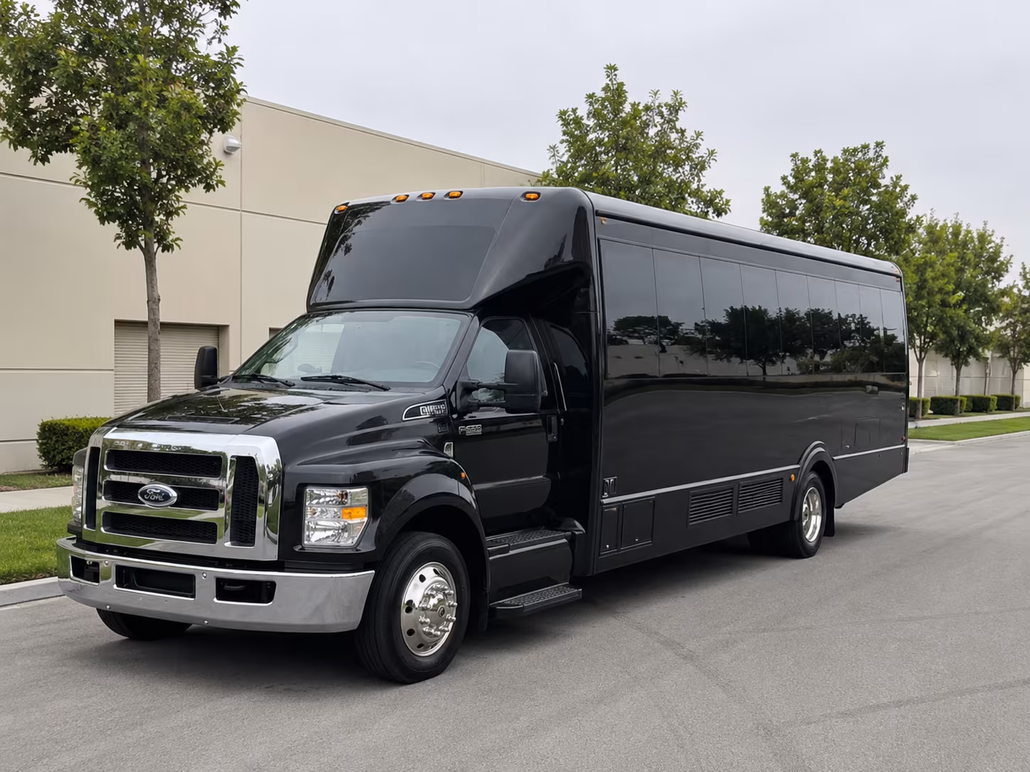 Memphis Birthday, Sweet 16, & Quinceañera Transportation party bus exterior