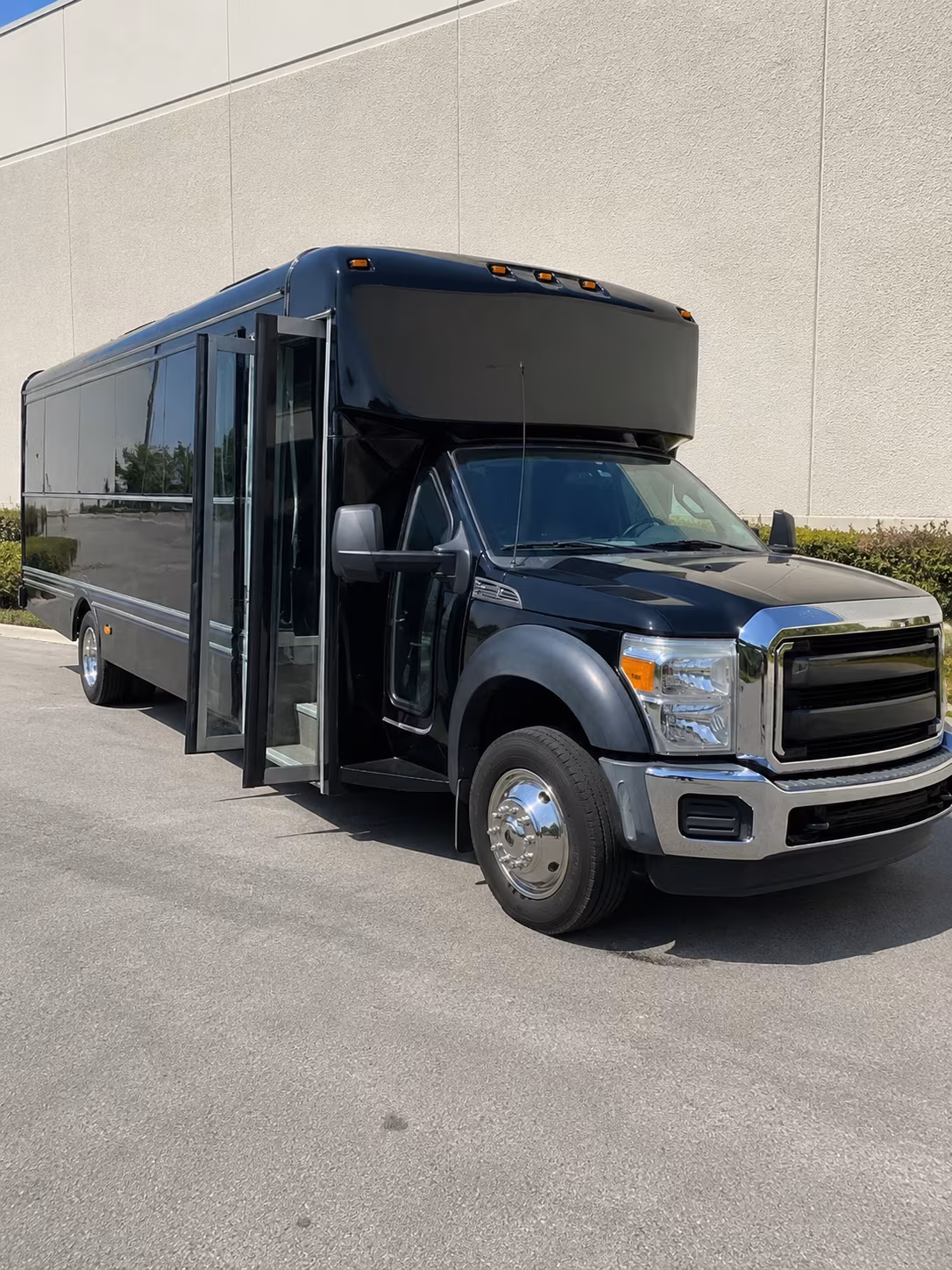 Memphis Wedding Transportation party bus exterior