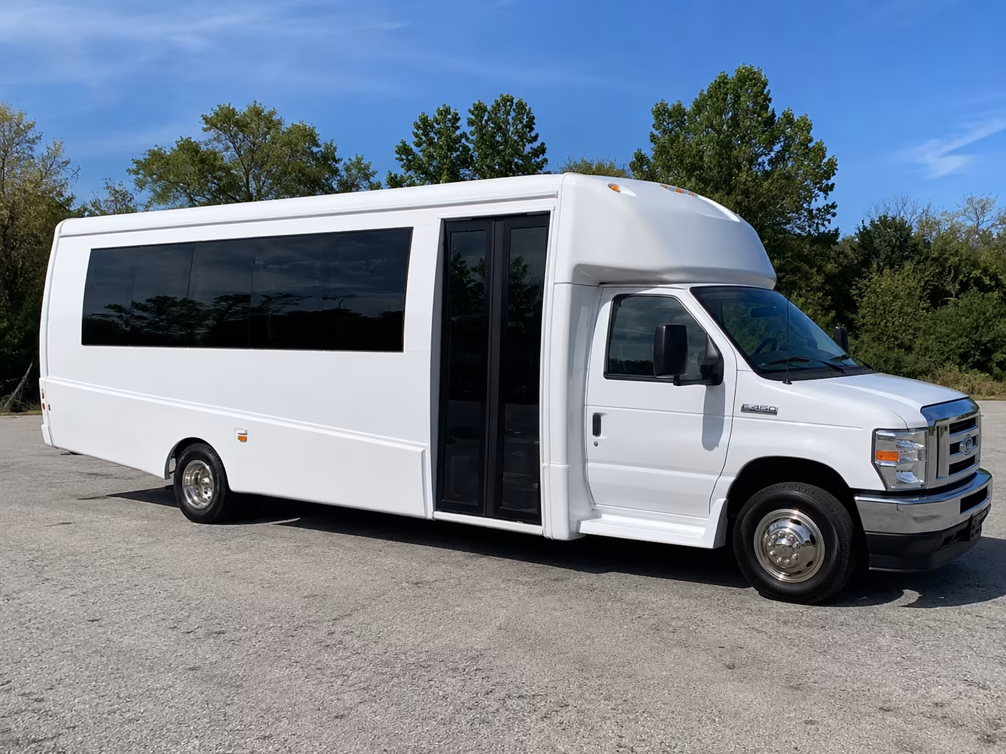 Memphis Winery Tour & Pub Crawl Transportation party bus exterior