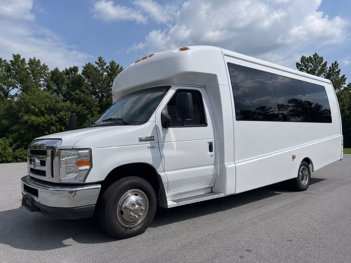 Nashville Winery Tour & Pub Crawl Transportation